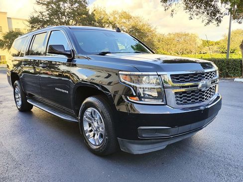 Used 2019 Chevrolet Suburban LT image 4