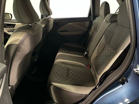 Used 2025 Subaru Forester Base image 16