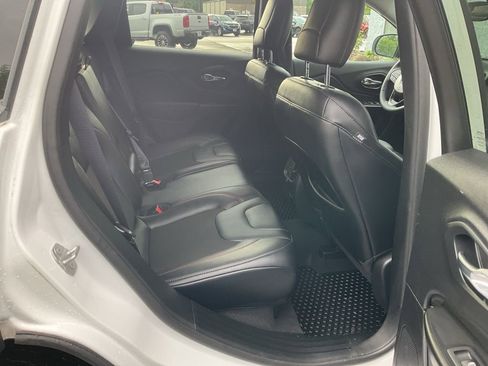 Used 2022 Jeep Cherokee Trailhawk w/ Sound & Nav Group image 22