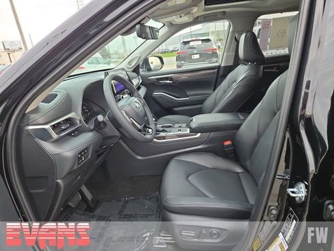 New 2026 Toyota Highlander Limited image 21