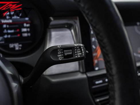 Used 2020 Porsche Macan Turbo image 36