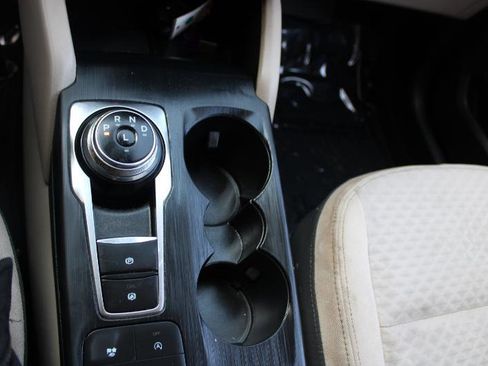 Used 2020 Ford Escape SE image 23