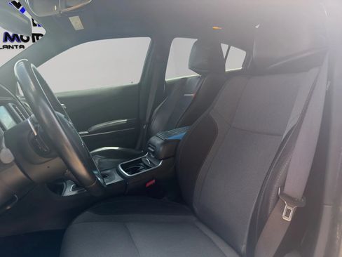 Used 2016 Dodge Charger R/T RWD image 9