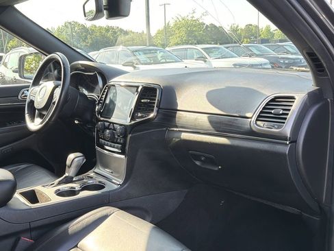 Used 2019 Jeep Grand Cherokee Limited RWD image 19