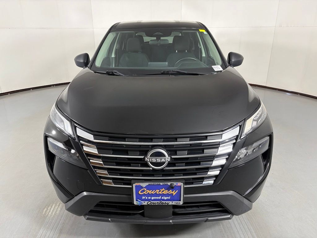 Used 2024 Nissan Rogue S FWD image 3