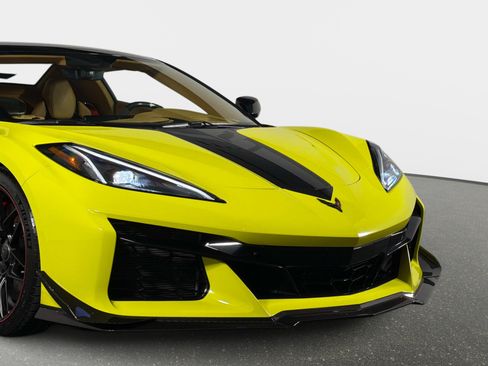 Used 2023 Chevrolet Corvette Z06 w/ Z07 Performance Package RWD image 24