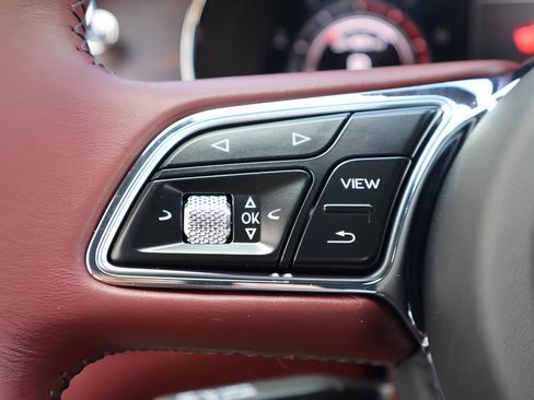 New 2025 Bentley Bentayga image 27