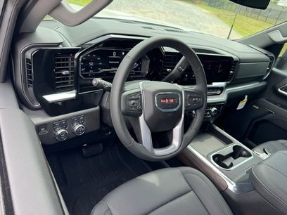 New 2025 GMC Sierra 2500 SLT w/ SLT Premium Package