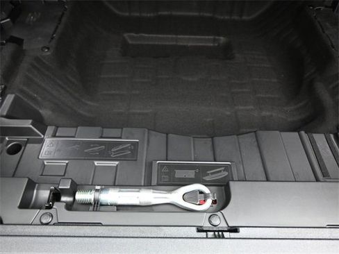 New 2026 BMW X5 xDrive40i w/ Climate Comfort Package image 25