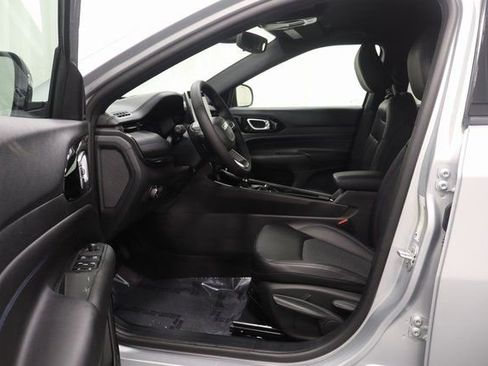 New 2026 Jeep Compass Latitude AWD/4WD image 11