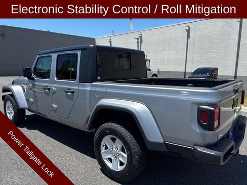 Used 2021 Jeep Gladiator Sport AWD/4WD image 26