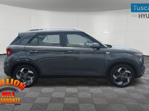Used 2023 Hyundai Venue SEL FWD image 9