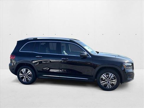 New 2025 Mercedes-Benz GLB 250 4MATIC image 8