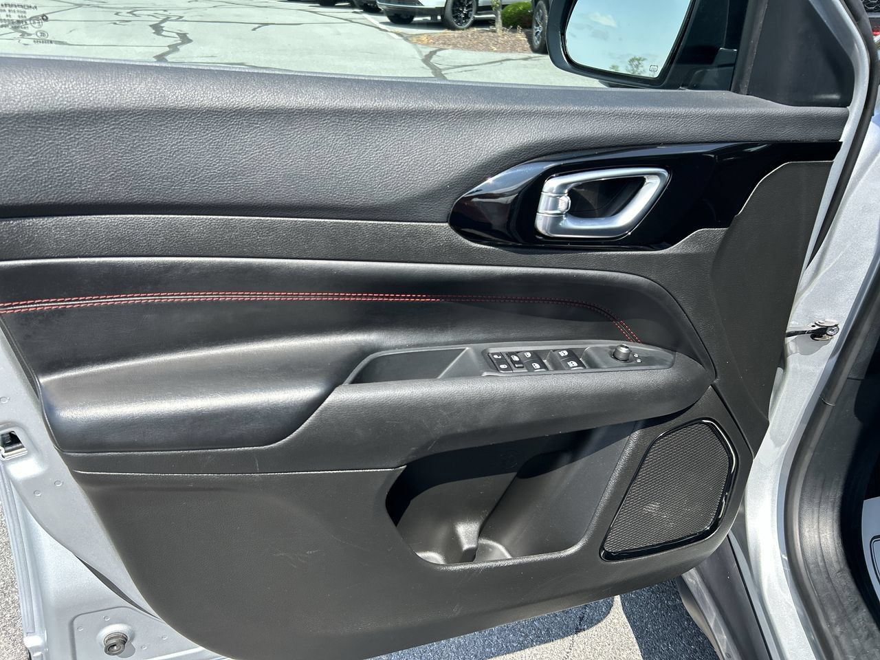 Used 2025 Jeep Compass Trailhawk AWD/4WD image 20