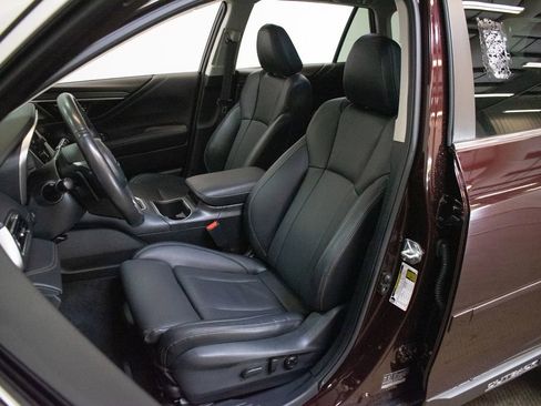 Used 2025 Subaru Outback Limited AWD/4WD image 19