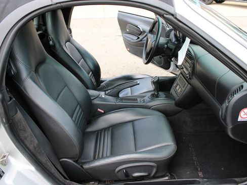 Used 2001 Porsche Boxster RWD image 31