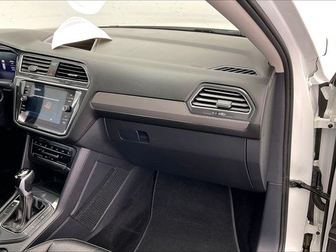 Used 2023 Volkswagen Tiguan SE AWD/4WD image 15