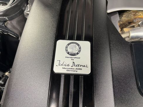 Used 2022 Mercedes-Benz SL 55 AMG 4MATIC w/ Driver Assistance Package image 40