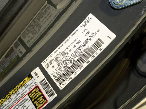 Used 2025 Toyota Tacoma TRD Off-Road image 20