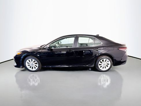 Used 2021 Toyota Camry LE image 6