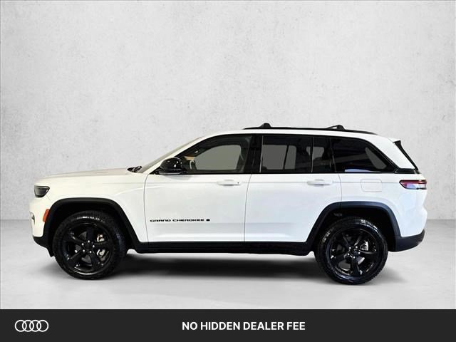 Used 2023 Jeep Grand Cherokee Altitude AWD/4WD image 1