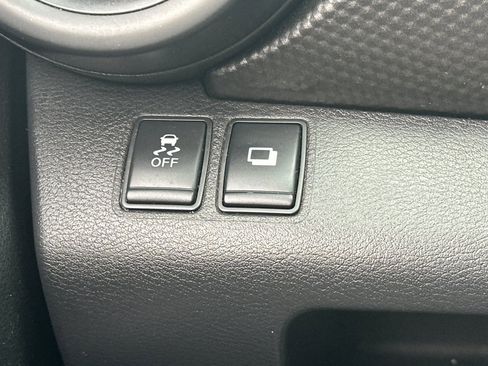 Used 2018 Nissan Kicks S image 39