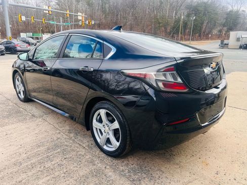 Used 2017 Chevrolet Volt LT w/ Comfort Package image 11