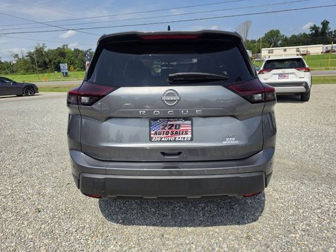 Used 2024 Nissan Rogue S AWD/4WD image 4