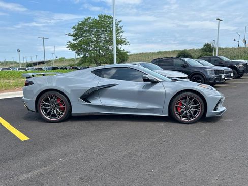 Used 2025 Chevrolet Corvette Stingray Preferred Cpe w/ Z51 Performance Package RWD image 5