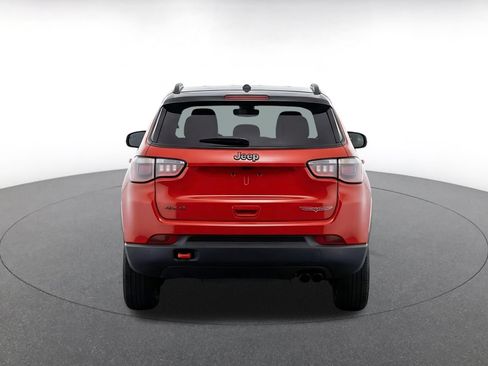 Used 2025 Jeep Compass Trailhawk AWD/4WD image 8