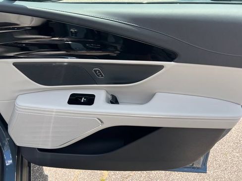 New 2026 Lincoln Nautilus Premier AWD/4WD image 15
