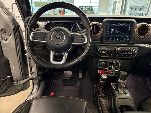 Used 2020 Jeep Gladiator Mojave AWD/4WD image 5