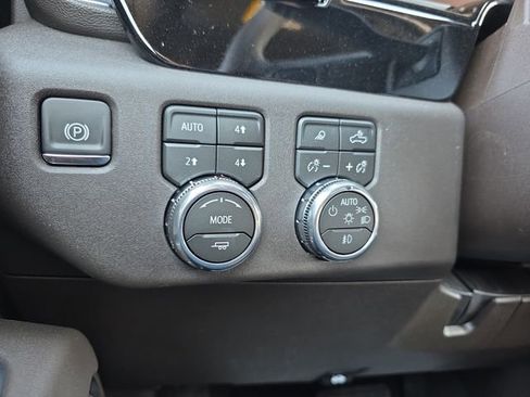 New 2026 GMC Sierra 2500 SLT w/ Texas SLT Premium Package AWD/4WD image 23