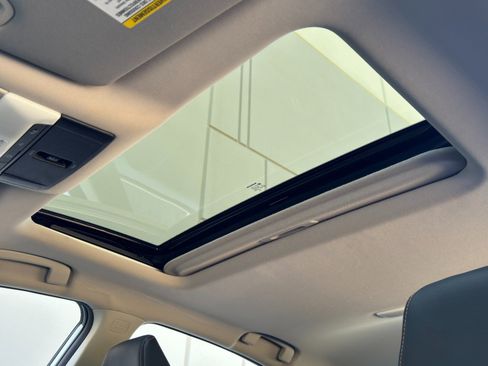 Used 2021 Nissan Altima 2.5 SR w/ SR Premium Package image 11