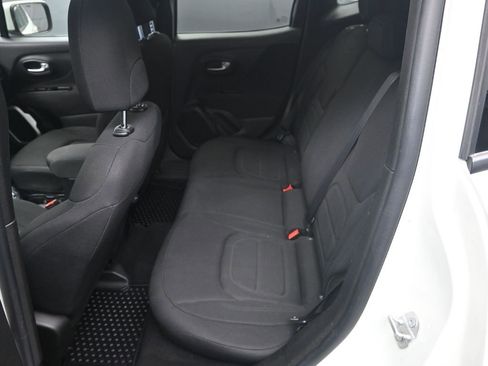 Used 2020 Jeep Renegade Latitude w/ Cold Weather Group image 26