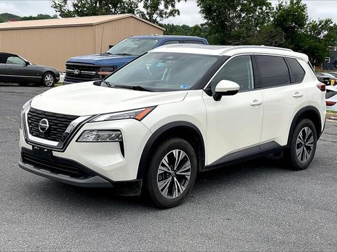 Used 2021 Nissan Rogue SV w/ Premium Package AWD/4WD image 2