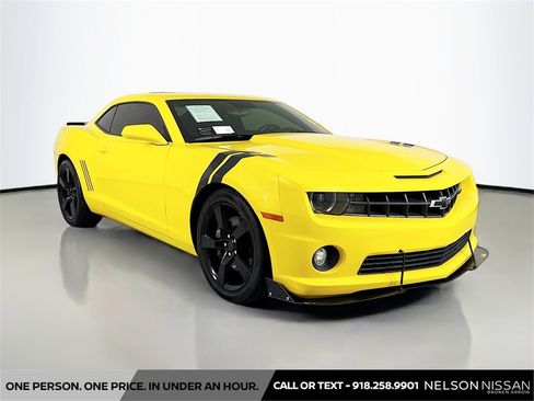Used 2010 Chevrolet Camaro SS w/ RS Package image 3