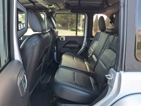 Used 2023 Jeep Wrangler Unlimited Sahara AWD/4WD image 11