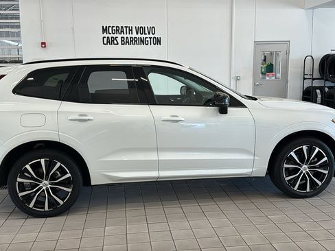 Used 2025 Volvo XC60 B5 Plus AWD/4WD image 4