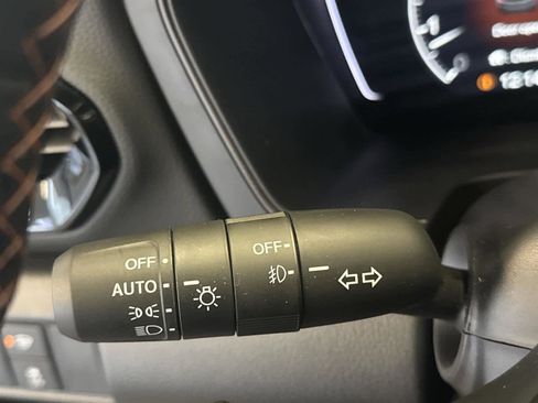 Used 2025 Honda Pilot TrailSport image 22