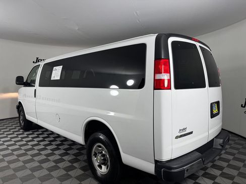 Used 2024 Chevrolet Express 3500 LT w/ LT Preferred Equipment Group RWD image 10