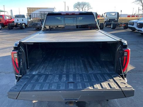Used 2024 GMC Sierra 2500 AT4 w/ AT4 Premium Plus Package image 4