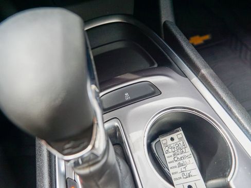 Used 2021 Chevrolet Malibu LT image 24