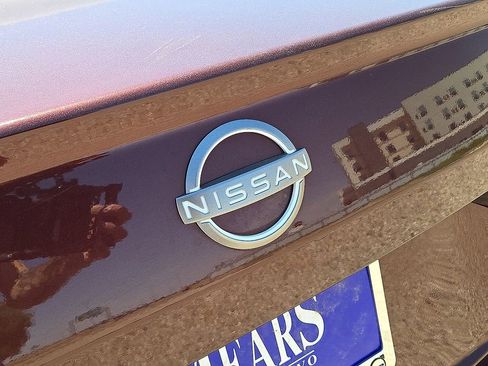 Used 2024 Nissan Altima 2.5 SV FWD image 13