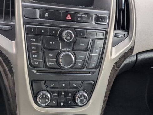 Used 2015 Buick Verano FWD image 29