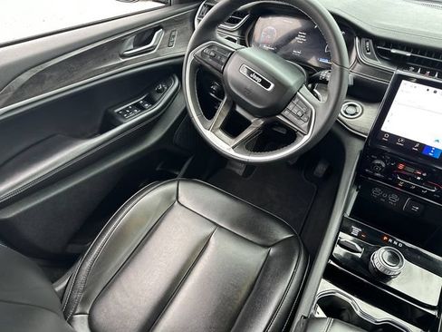 Used 2023 Jeep Grand Cherokee L Limited AWD/4WD image 23