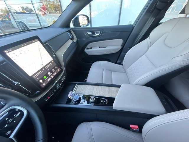 Used 2026 Volvo XC60 B5 Plus AWD/4WD image 21