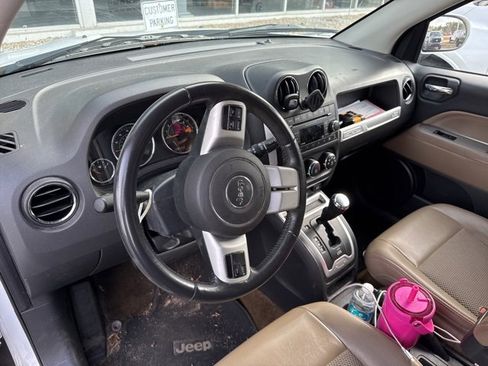 Used 2016 Jeep Compass Latitude image 16