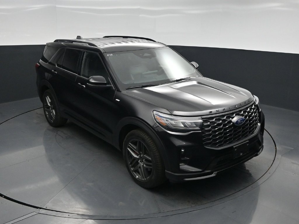 Certified 2026 Ford Explorer ST-Line w/ ST-Line Street Pack AWD/4WD image 34