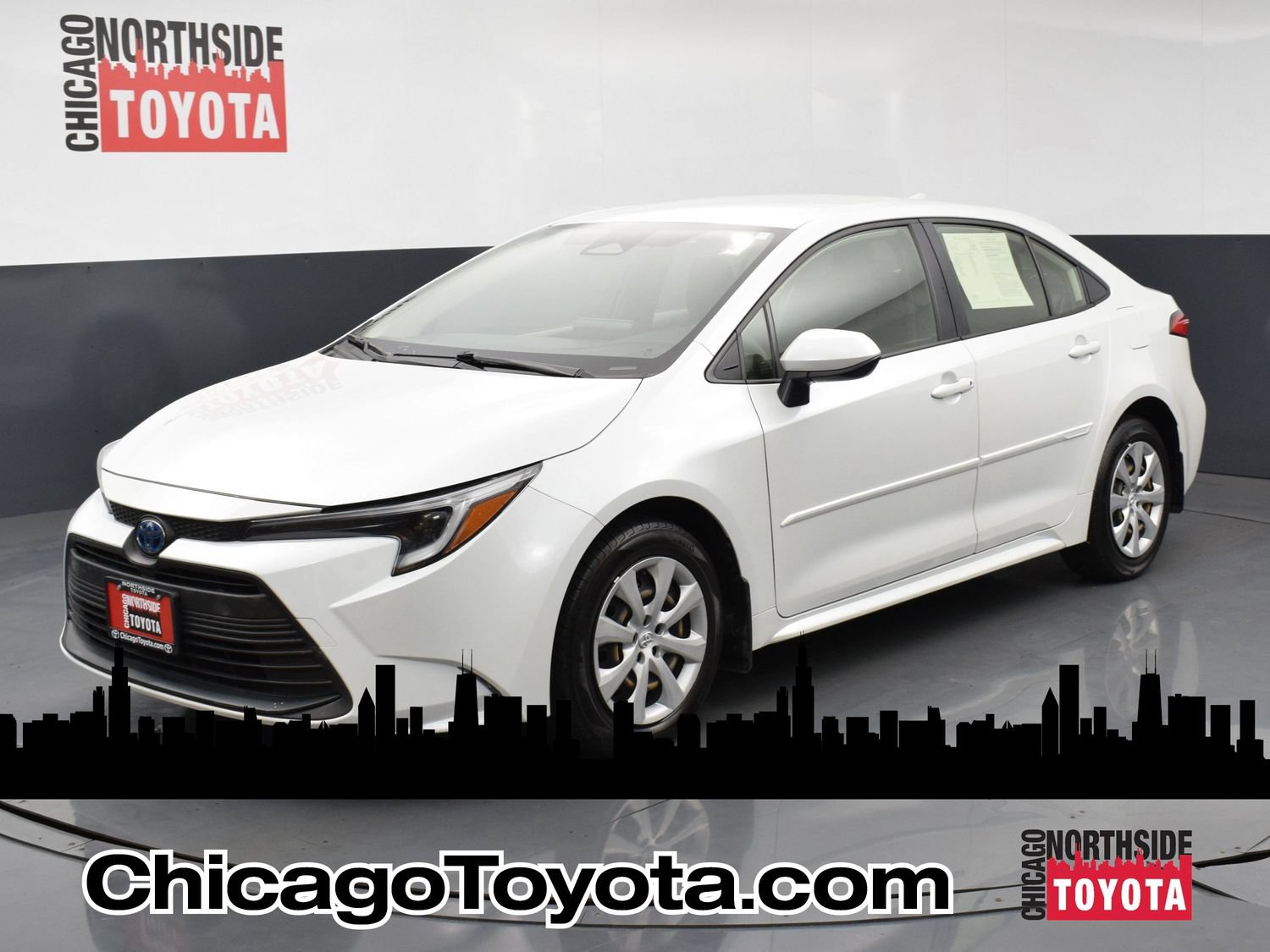 Used 2025 Toyota Corolla LE FWD image 1